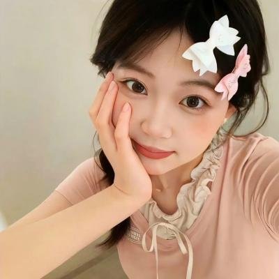 他在窥着你